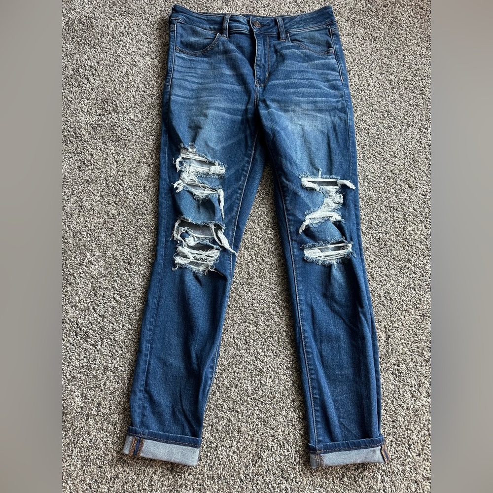 Women’s American Eagle, distressed jeans